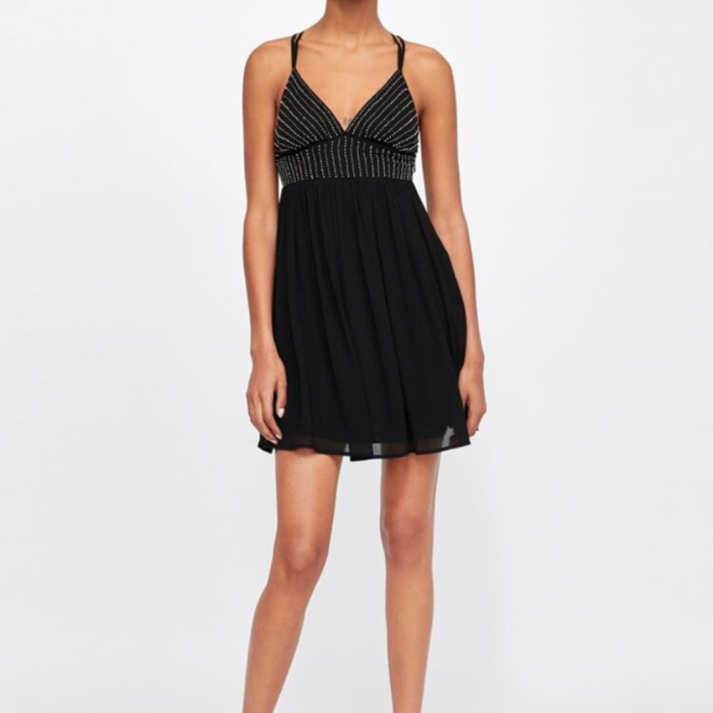 Zara ( mini black dress XS)New condition